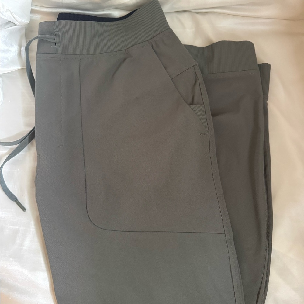 Men’s large Lululemon army green ABC joggers